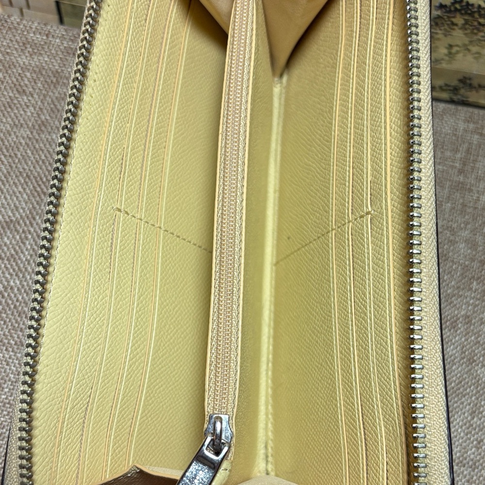 Coach Creamy Lemon Leather Zip-Around Full Size Wallet 7.5”Lx4”H - Picture 9 of 17